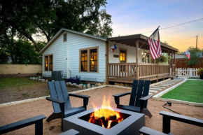 LeMay Haus - Fire Pit, Heated Pool & Close to Main